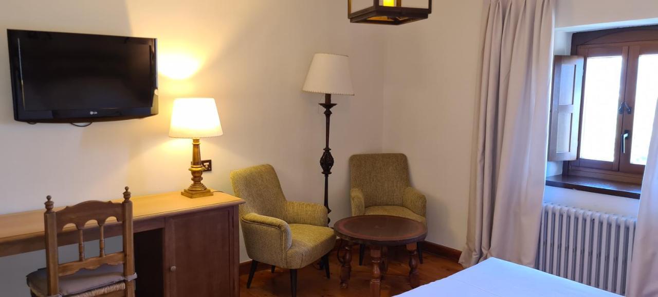 Parador De Gredos Navarredonda de Gredos Bagian luar foto