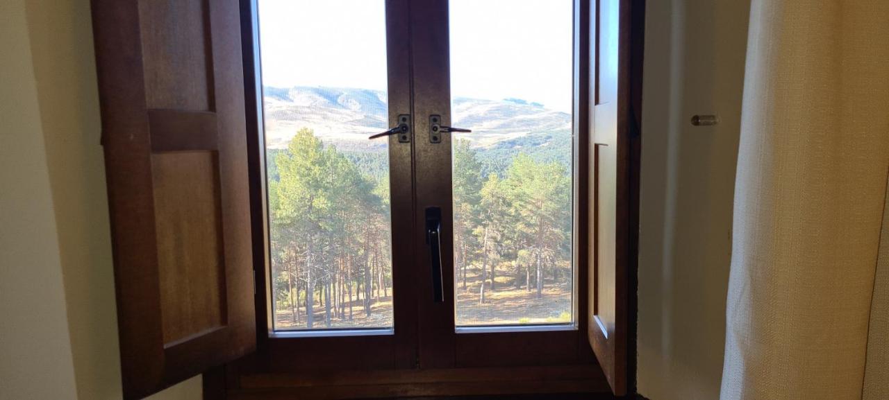 Parador De Gredos Navarredonda de Gredos Bagian luar foto