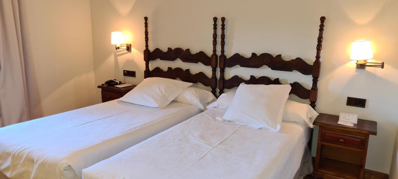 Parador De Gredos Navarredonda de Gredos Bagian luar foto