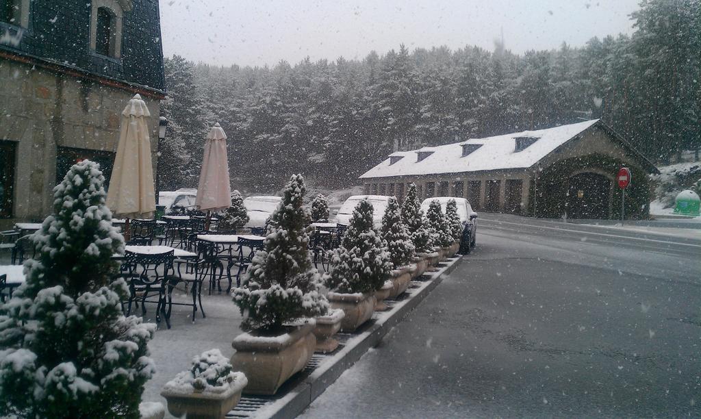 Parador De Gredos Navarredonda de Gredos Bagian luar foto