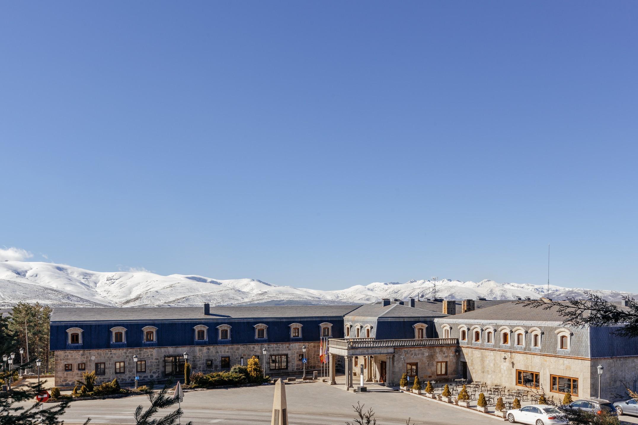 Parador De Gredos Navarredonda de Gredos Bagian luar foto