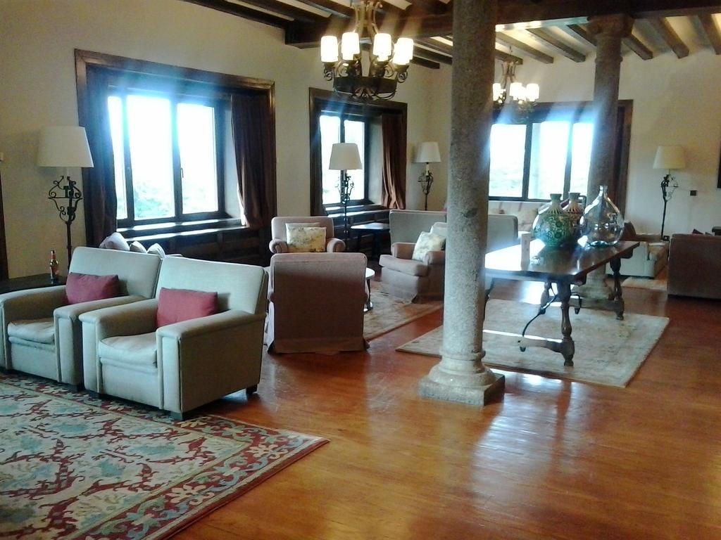Parador De Gredos Navarredonda de Gredos Bagian luar foto